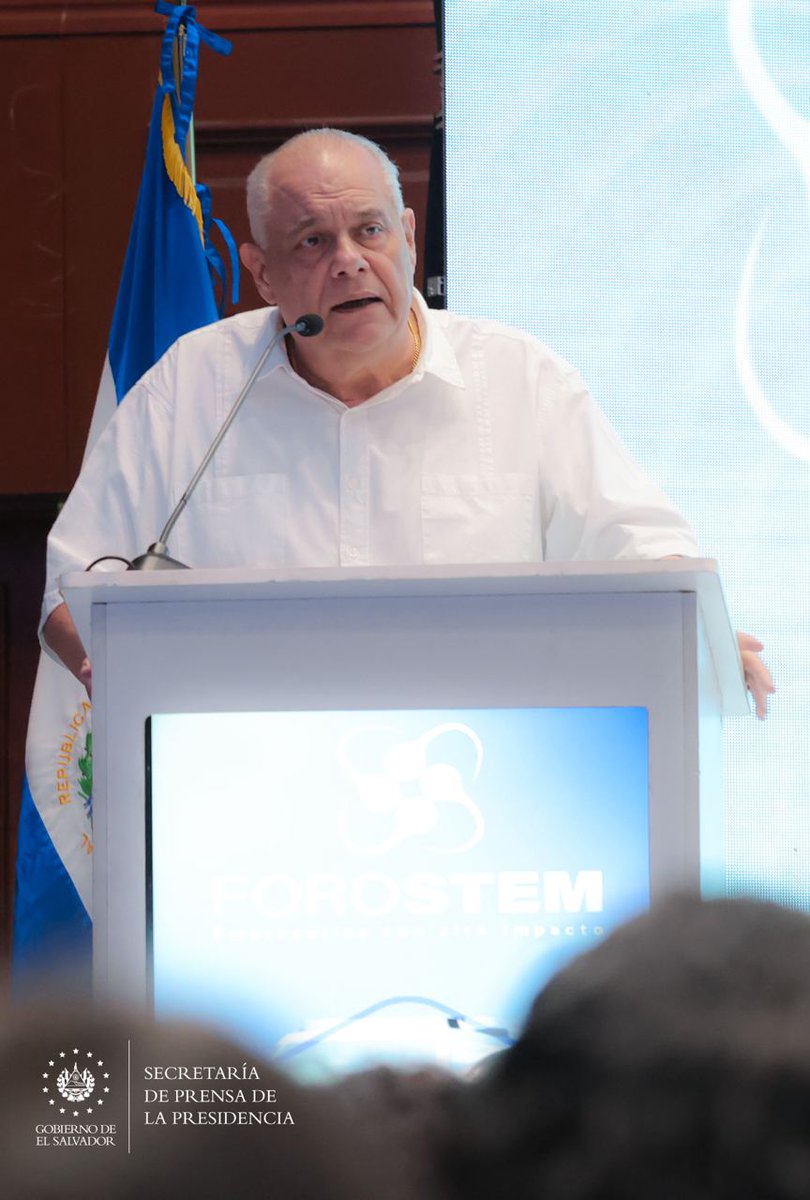 SecPrensaSV's tweet photo. #ForoSTEM | "El 85 % de las empresas salvadoreñas son servicio y comercio, si deveras queremos cambiar y volver sostenible nuestra economía y crear un futuro económico para el país, tenemos que producir más y hacerlo con tecnología": presidente de @CONAMYPESV, @PaulDSteiner. #SecretaríaDePrensa