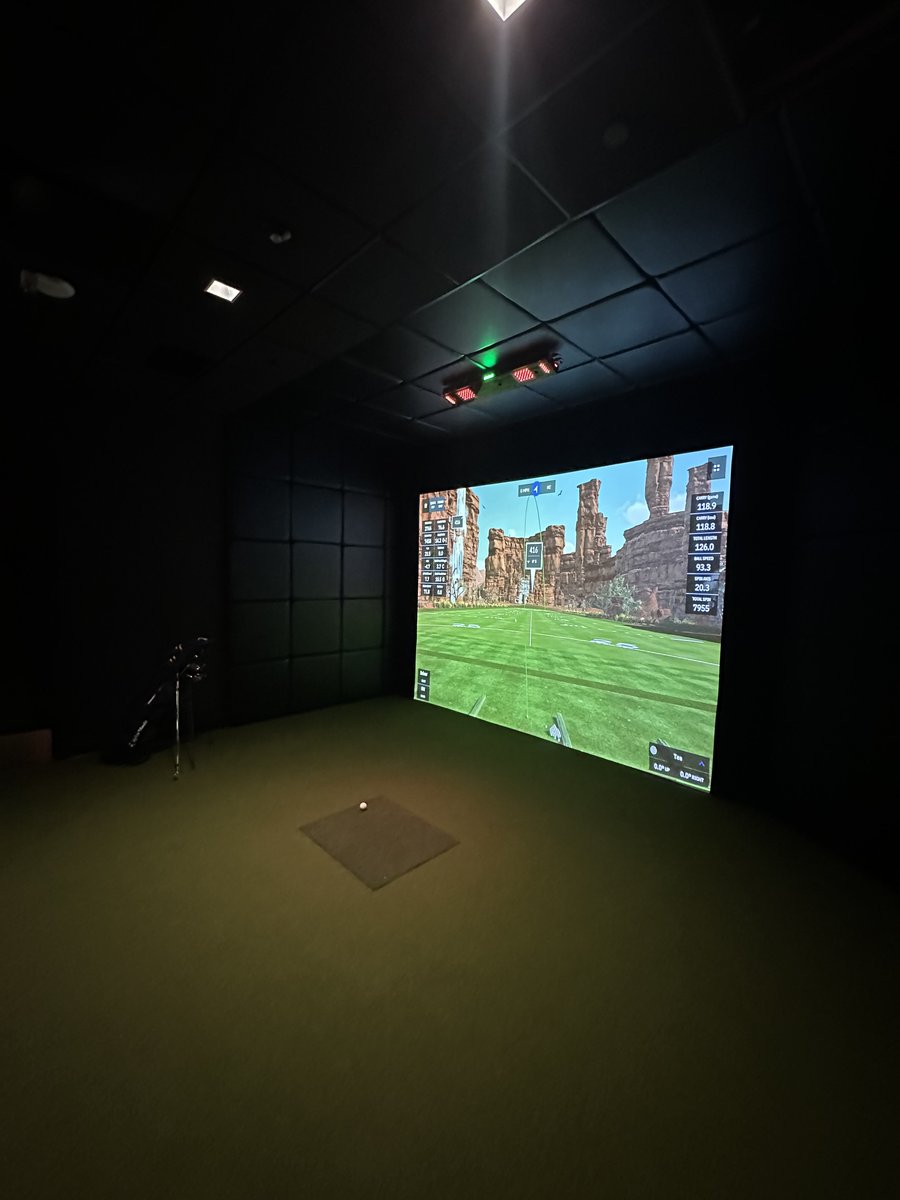 Another beautiful custom build by the Uneekor custom design team. Can you guess who we built this for?

If you are interested in your creating your own, reach out to sales@uneekor.com ⛳