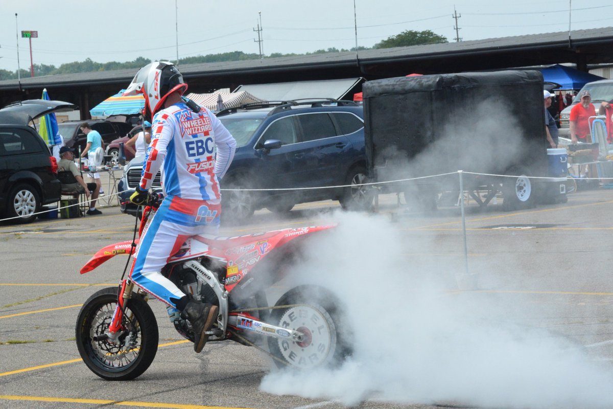 WHEELIE WIZZARD tweet media