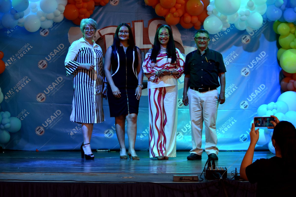 cnahonduras's tweet photo. 3/3 Este evento resaltó el compromiso con la transparencia y la lucha contra la corrupción, empoderando a las futuras generaciones en integridad y justicia.
#DiloConValor #CNA https://t.co/x8yNPVgnZU