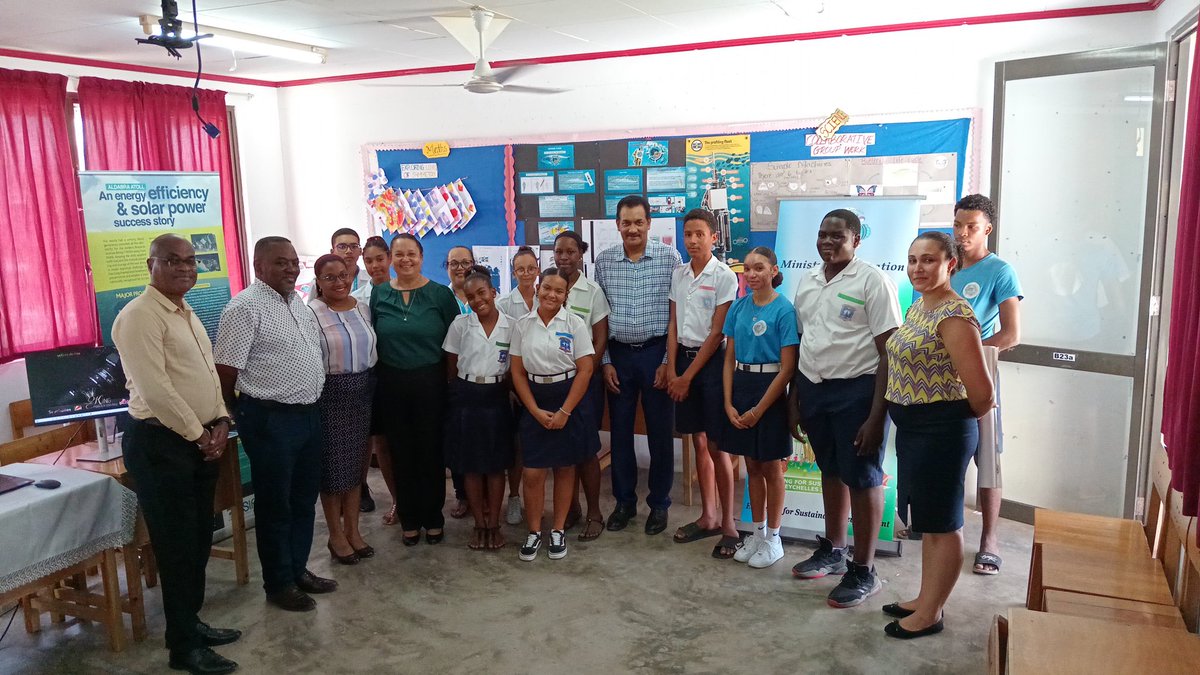 SeyBluefloat tweet media