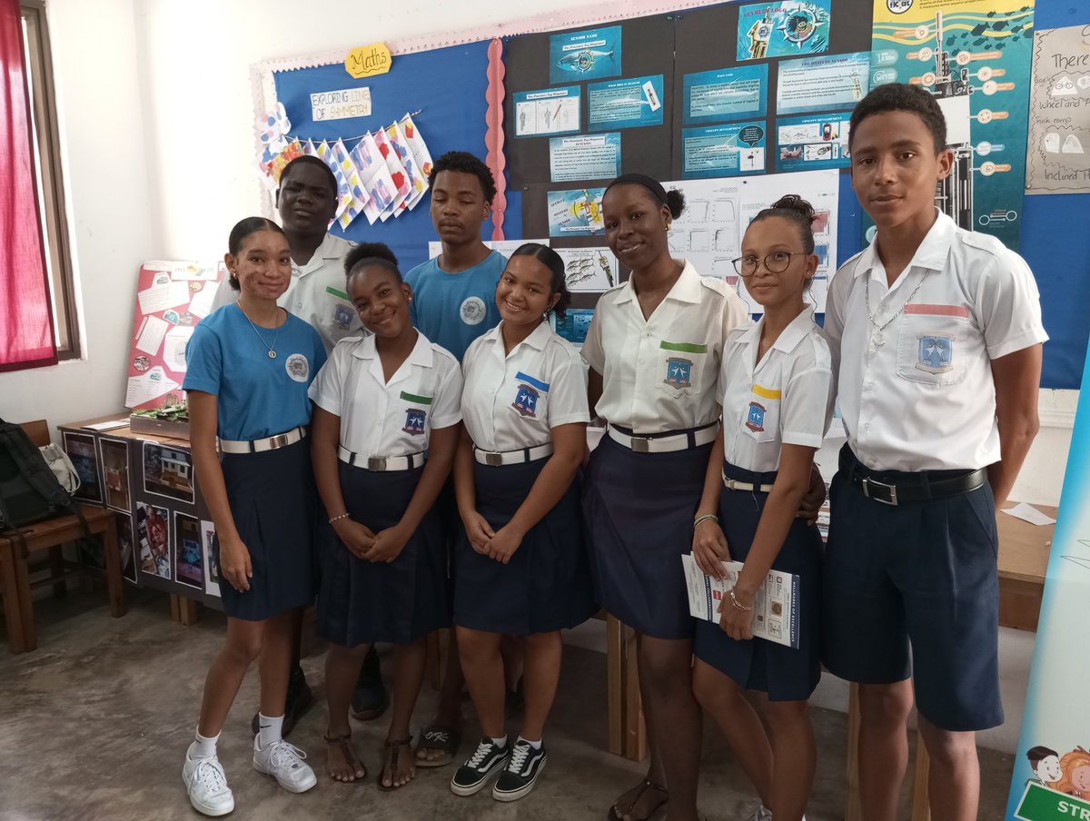 SeyBluefloat tweet media