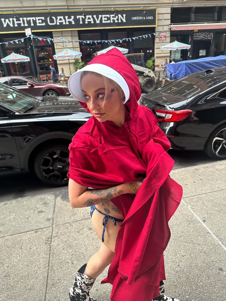 kraykayday's tweet image. #Project2025 outfits are not chill…. #handmaidstale #nyc #plannedparenthood #WomensRights