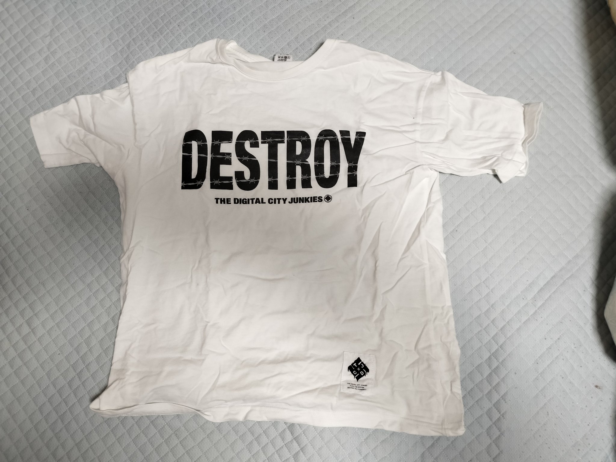 白Tシャツが好き - Search / X