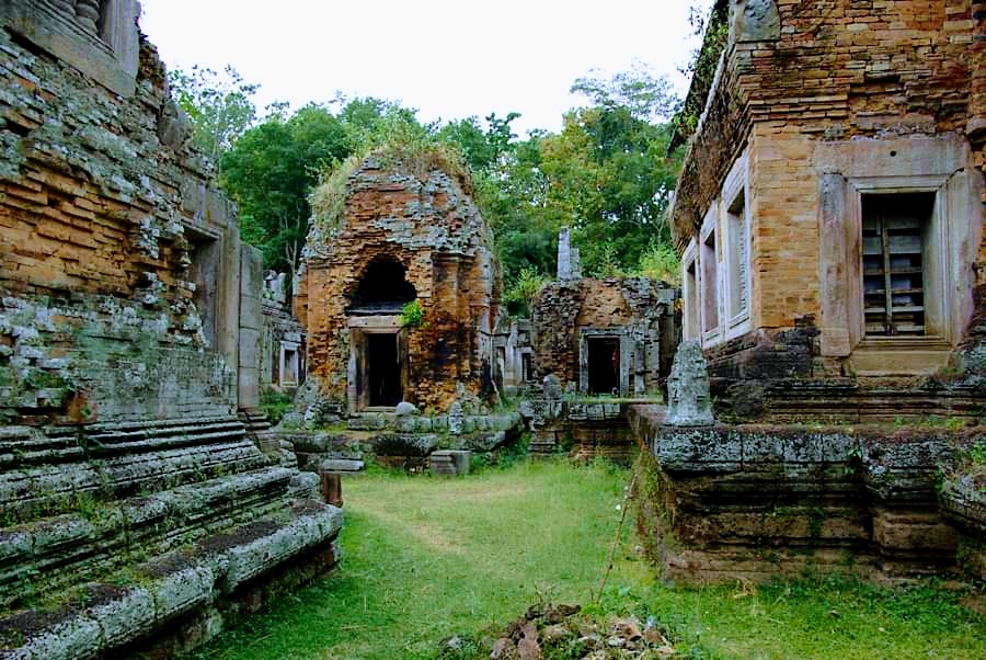 la_lune_66's tweet photo. Chiso Temple 🇰🇭🇰🇭🇰🇭
📷 Wikipedia & Respective To The Owners
#cambodia #khmer #takeo #chiso #khmerempire #khmerculture #khmercultureheritage #amazing #unique #wonder https://t.co/YJNf02I4hj