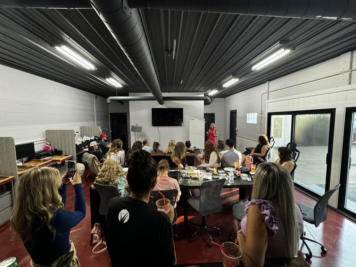 AdamIsMyAgent's tweet photo. We had a fantastic time hosting the First-Time Homebuyer Event this past Thursday at our office! Thank you to everyone who came out and joined us. 🏡✨ https://t.co/UhzaQpU6iM
