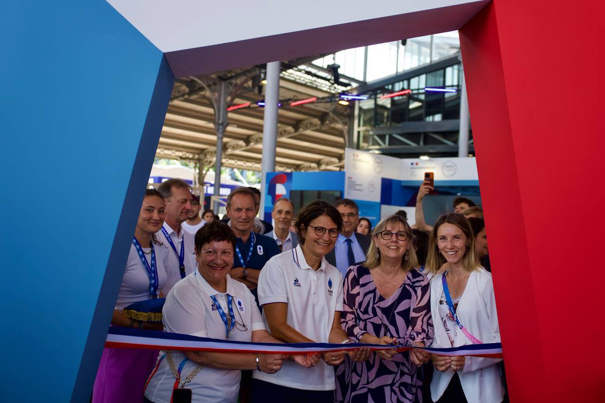 sretailleau's tweet image. Bienvenue à la Maison de l'Enseignement supérieur et de la Recherche au #ClubFrance !
Venez y découvrir le travail des chercheuses et chercheurs pour la performance sportive, les formations vers les métiers du sport, et l’accompagnement des étudiants athlètes ! 🔬🏃♀️➡️🇫🇷