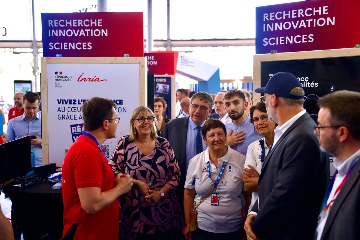 Bienvenue à la Maison de l'Enseignement supérieur et de la Recherche au #ClubFrance !

Venez y découvrir le travail des chercheuses et chercheurs pour la performance sportive, les formations vers les métiers du sport, et l’accompagnement des étudiants athlètes ! 🔬🏃‍♀️‍➡️🇫🇷