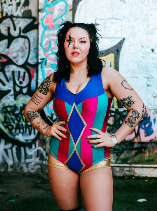 𝔦 𝔩𝔦𝔳𝔢 𝔣𝔬𝔯 𝔱𝔥𝔢 𝔞𝔭𝔭𝔩𝔞𝔲𝔰𝔢 https://t.co/qh2EBQalBQ