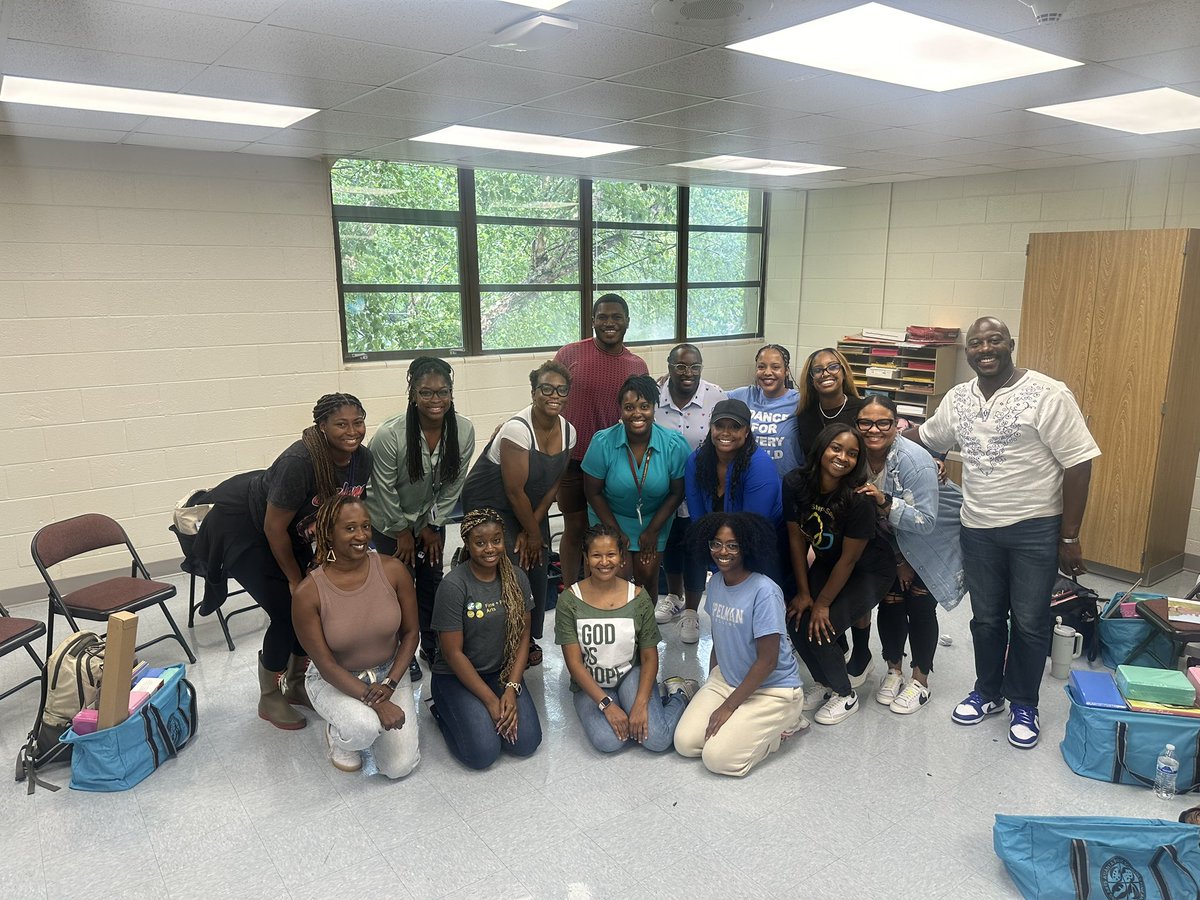 DouglassDance's tweet photo. Kicked off the year right with the best dance educators in APS π«ΆπΎπ©°β¨ #APSArts #APSDance #DanceEd #DouglassDance https://t.co/fnryCHpVpK