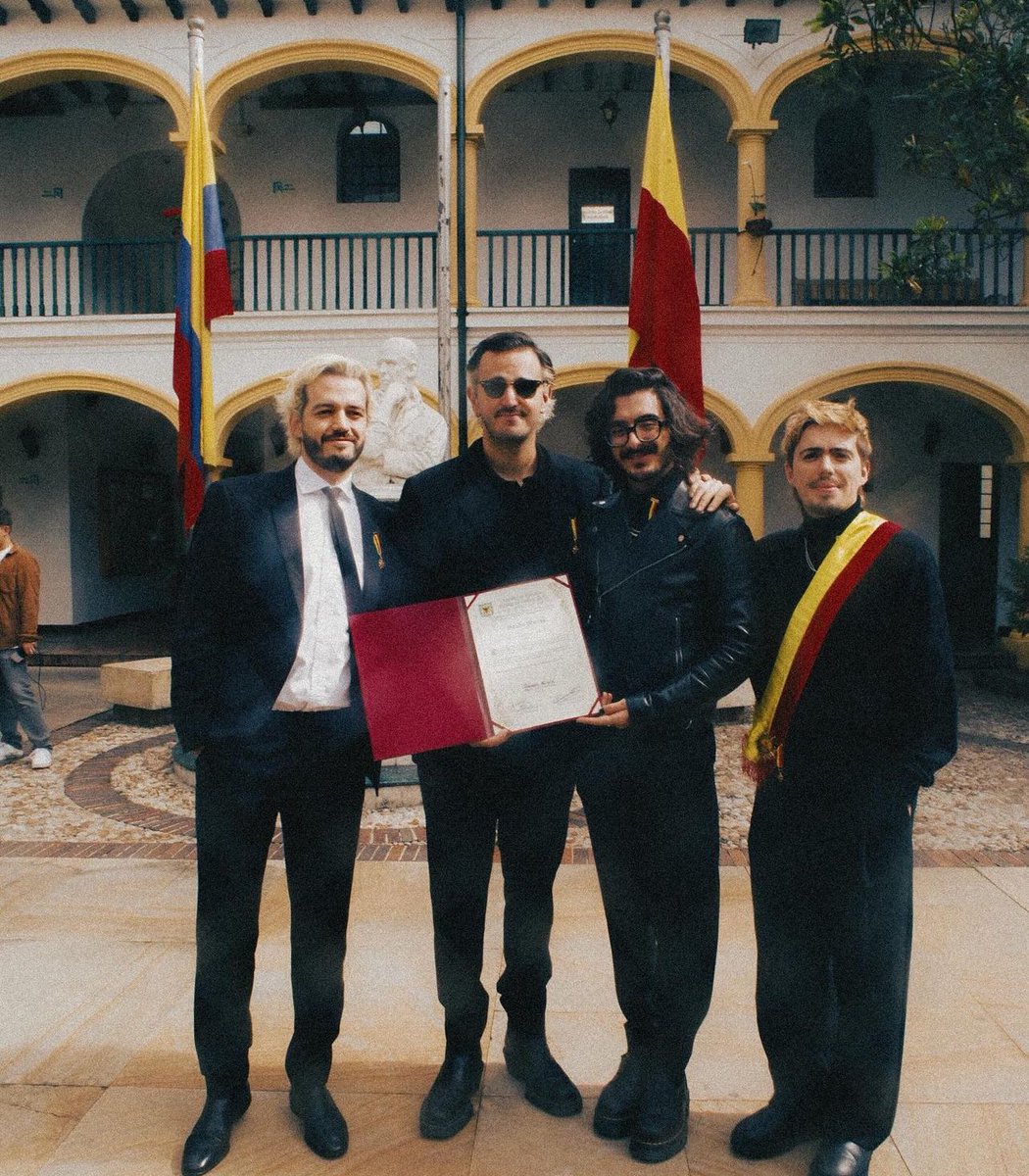 themoratics_'s tweet photo. Admiración absoluta por estos 4 rolos 🙌🏼 https://t.co/6k6zo8WkDy
