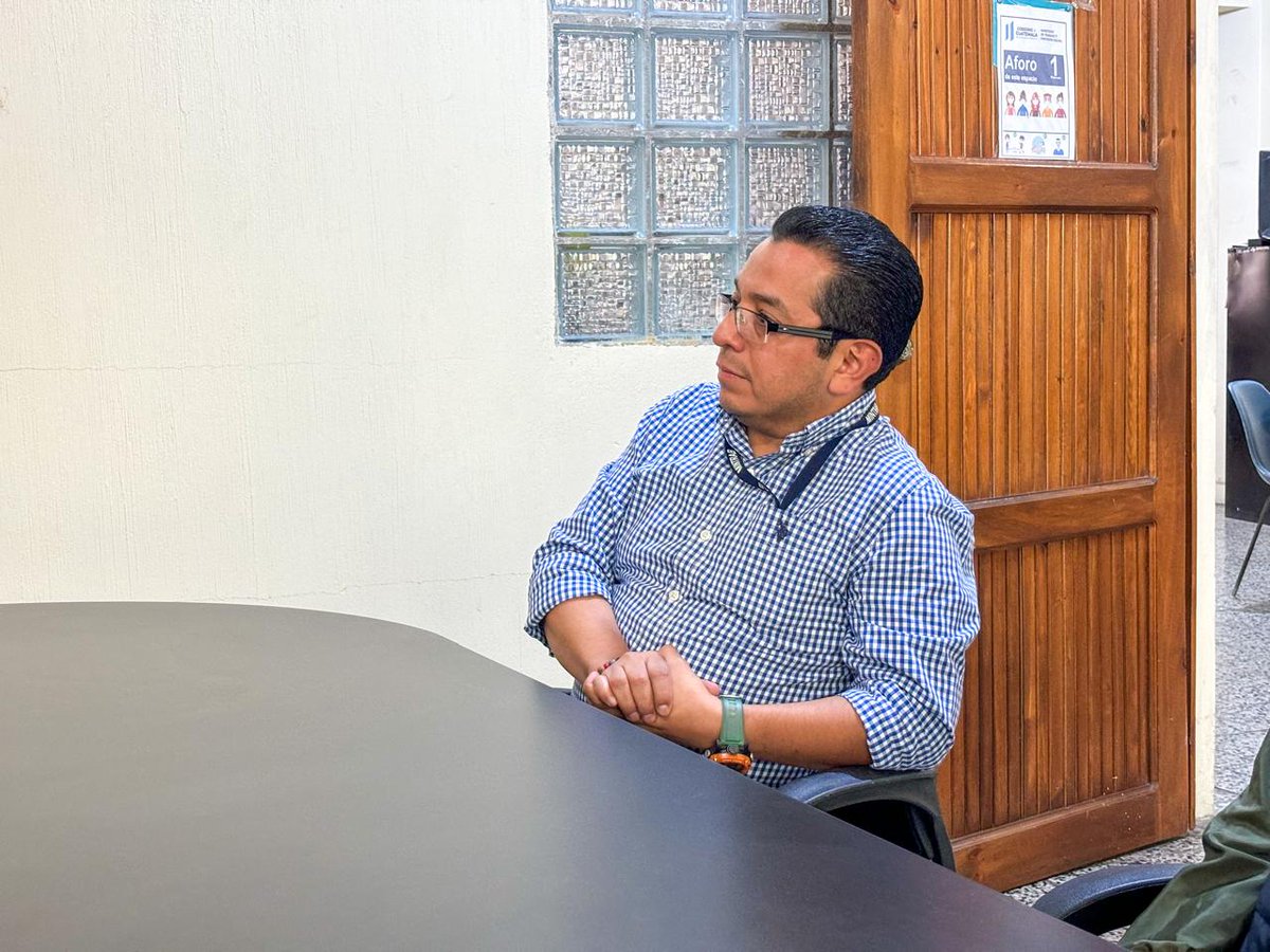 CongresoGuate's tweet photo. El diputado distrital Byron Rodríguez @ByronRodriguezP, fiscalizó la delegación departamental del Ministerio de Trabajo en Quetzaltenango, con el objetivo de conocer la estadística de atención a las denuncias laborales de este distrito, así mismo verificó la labor de los inspectores de trabajo en la ciudad de Quetzaltenango y Coatepeque.