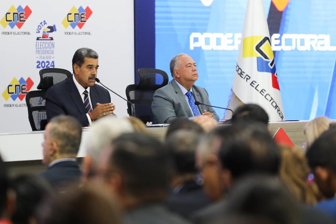 Primer Mandatario Nicolás Maduro: Hemos hecho lo posible y lo imposible para asegurar la paz 
goo.su/7mNAqAp
#GanóLaPazYLaEsperanza