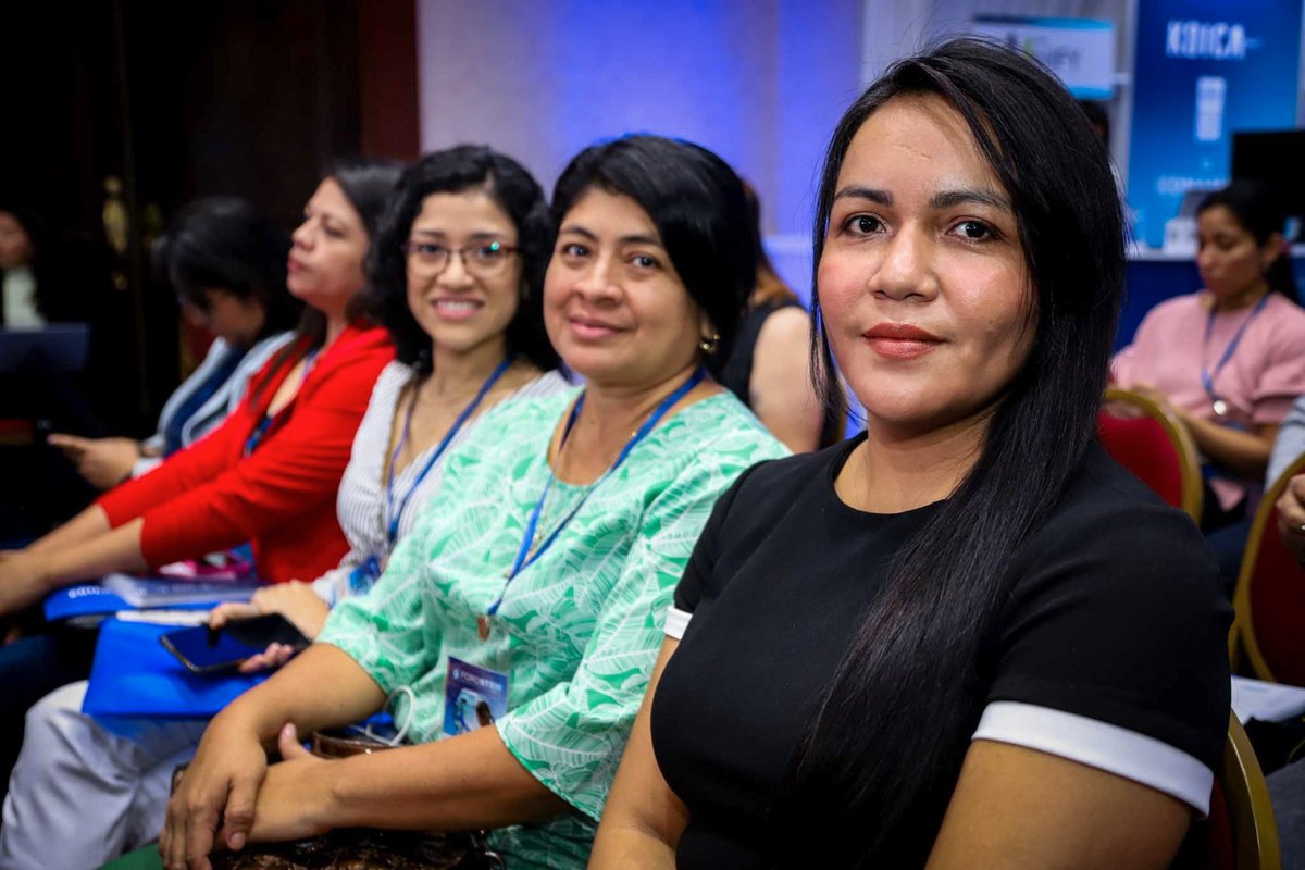 AgenciaEsco's tweet photo. Hoy, junto a @CONAMYPESV, #KOICA, @PNUDSV y @MITURElSalvador, inauguramos el primer Foro STEM: Empresarias con Alto Impacto. Este evento busca promover la participación de mujeres en ciencia, tecnología, ingeniería y matemáticas.👩💻💰 #ForoSTEM https://t.co/Xj2yRtaJi2