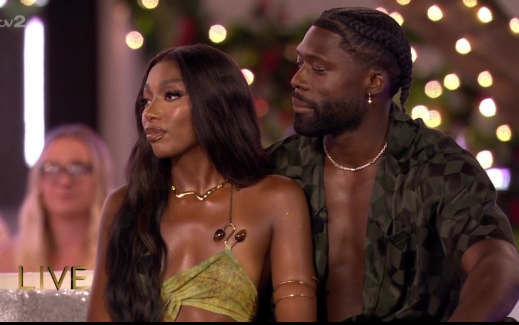 sanaravishing's tweet image. Mimi and Josh have made HISTORY as the first Black Couple to WIN Love Island in the show’s HISTORY, also made history being the first black couple to be in the top 2! 

#LoveIsland