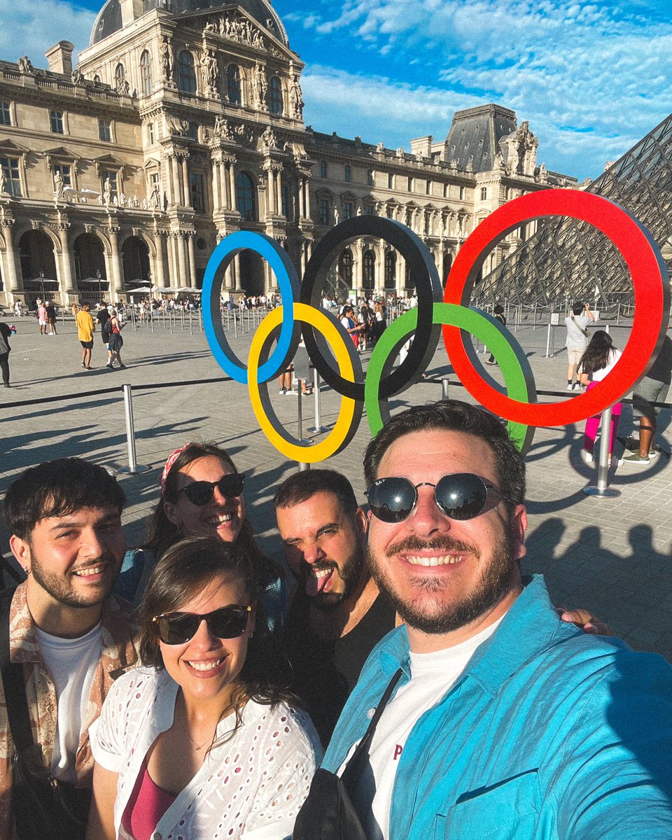 cristianguimera's tweet photo. Tarde en Paris, para disfrutar de la ciudad durante los Juegos Olímpicos.
@AaronMorenoRuiz @esther_c17 @16sergi 
#Paris2024  #Olympics   #OlympicGames https://t.co/3cDBVTMrgh