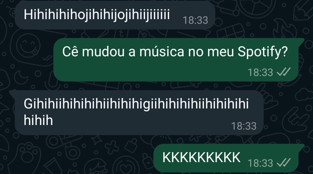 *Começa a tocar shake it of no fone no meio do treino do nada*

 Brenda: