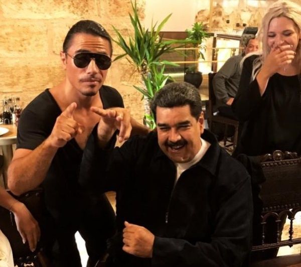 Democracia17435's tweet photo. @Alexvizzio66 @davideduardocy @AlertaNews24 DALE PERRO, ANDA A VIVIR A VENEZUELA CON DOS DOLARES DE SUELDO MIENTRAS TU DIOS VA A COMER CARNE CON ORO A MIAMI, TARADO https://t.co/hg0xtHrdly