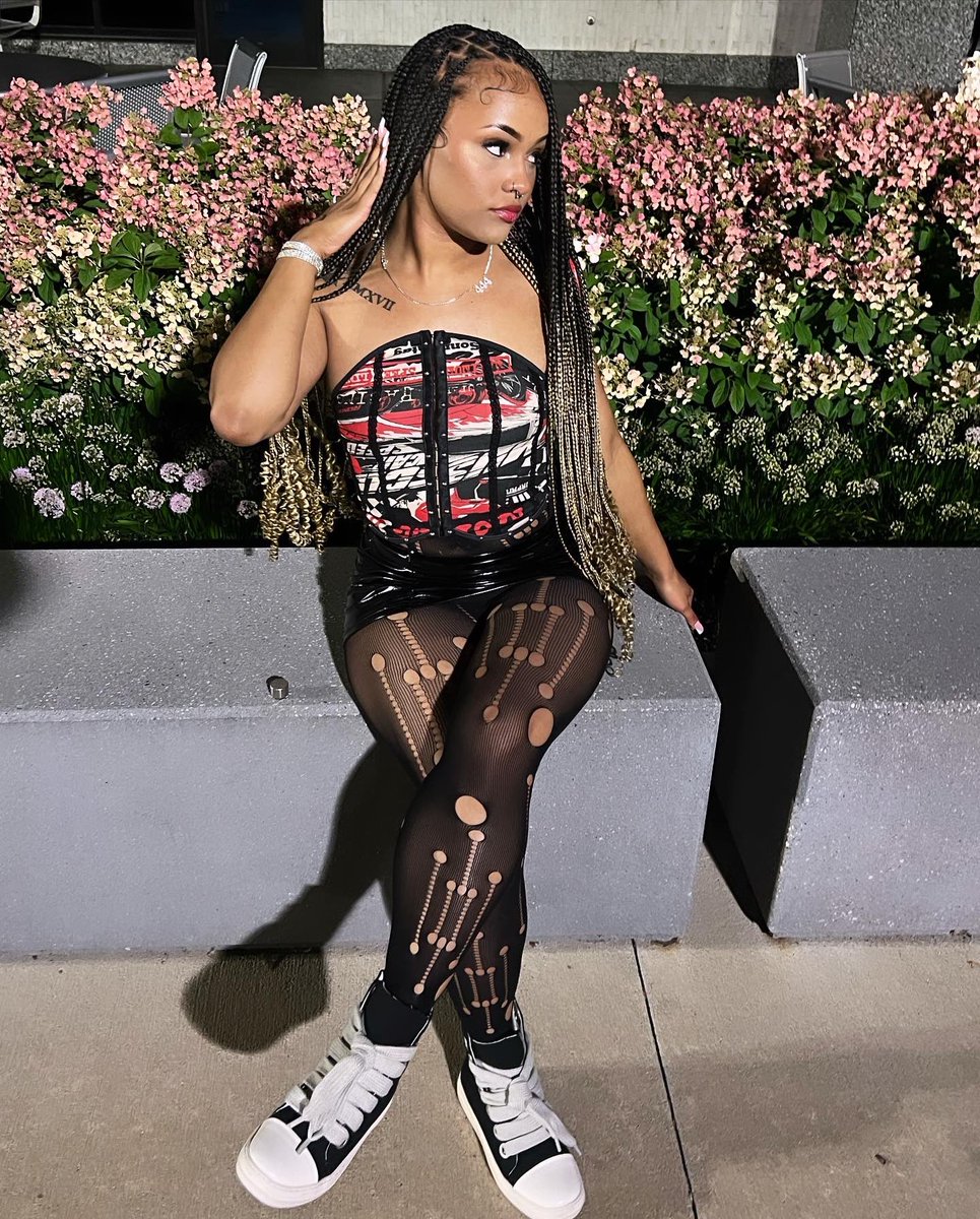 rockstar 🎸 lifestyle might not make it 😼🖤 chapter 24 💋