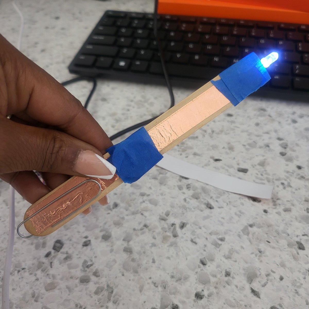 KatinaJohn24's tweet image. GoTec Training Day 1 (electromagnets, flashlights, robotics, and laser printing)...#myjobissofun #itrt #SCPS