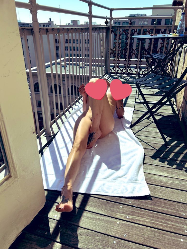 dopeassapple's tweet photo. California Dreaming🤗 #MyCity #Dtla #Sunshine #LosAngeles #Dopeassapple #BalconyShoots #UrbanModel #DmForMore https://t.co/IMaHC7ra6W