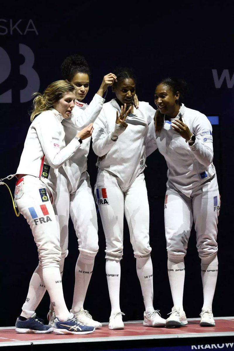 ParieurPanache's tweet photo. 🗓 Mardi 30 Juillet
🇫🇷 Les français du jour

Ça commencera tôt avec le Triathlon (ou duathlon...) et ça finira tard dans la nuit avec les finales du Surf

Clarisse AGBEGNENOU grande favorite en Judo et l'équipe de France d'épée féminine nos meilleures chances du jour

⬇️ https://t.co/ejoE2tBWnM