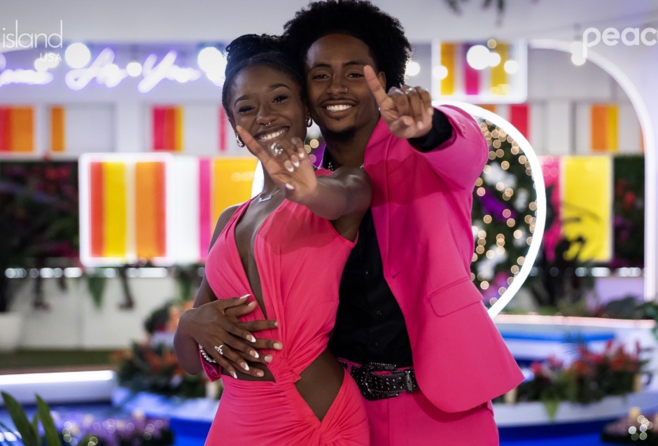 sanaravishing's tweet photo. We really won with Love Island this year, both USA AND UK having Black Couples win the show PERIOD 

#LoveIsland https://t.co/vPZ9NPcd5s