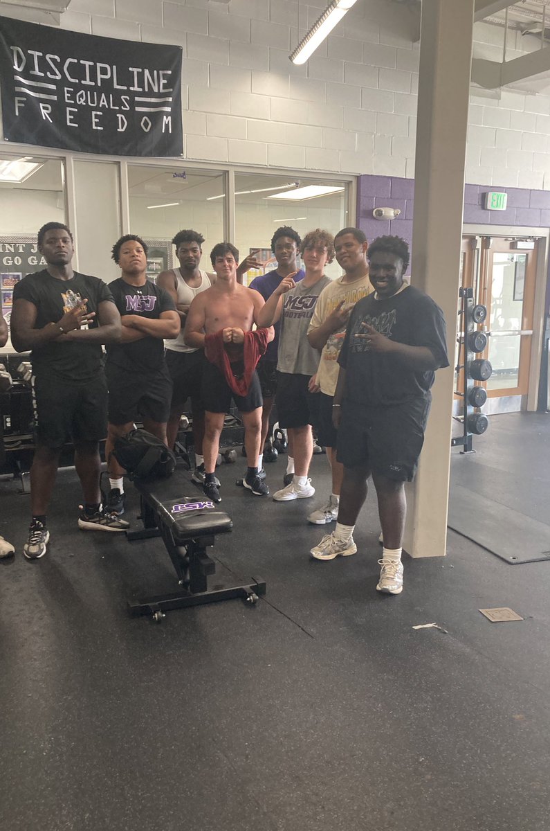 CarlosShird's tweet photo. They gonna feel us this year💯 https://t.co/2VMLvRT52I