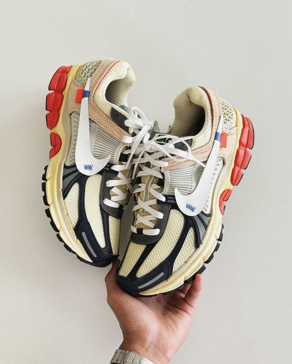 DayDreamKicks's tweet photo. Off White x Nike Zoom Vomero 5 “USA”🇺🇸 https://t.co/wmE2ppFPfG