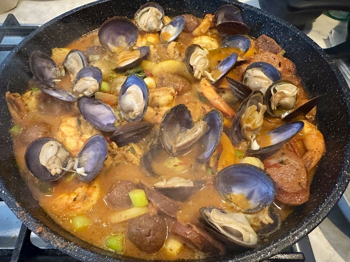 Sometimes, albeit rarely there are uncooked paella ingredients leftover after a party. I swapped out <a href="/Matiz_Foods/">Matiz</a> Bomba rice for salt potatoes &amp; added a half bottle of rosé wine, making for a delicious lunch. Devine #paella for the people, by the Grace of God. #KingofPaella 👑🥘