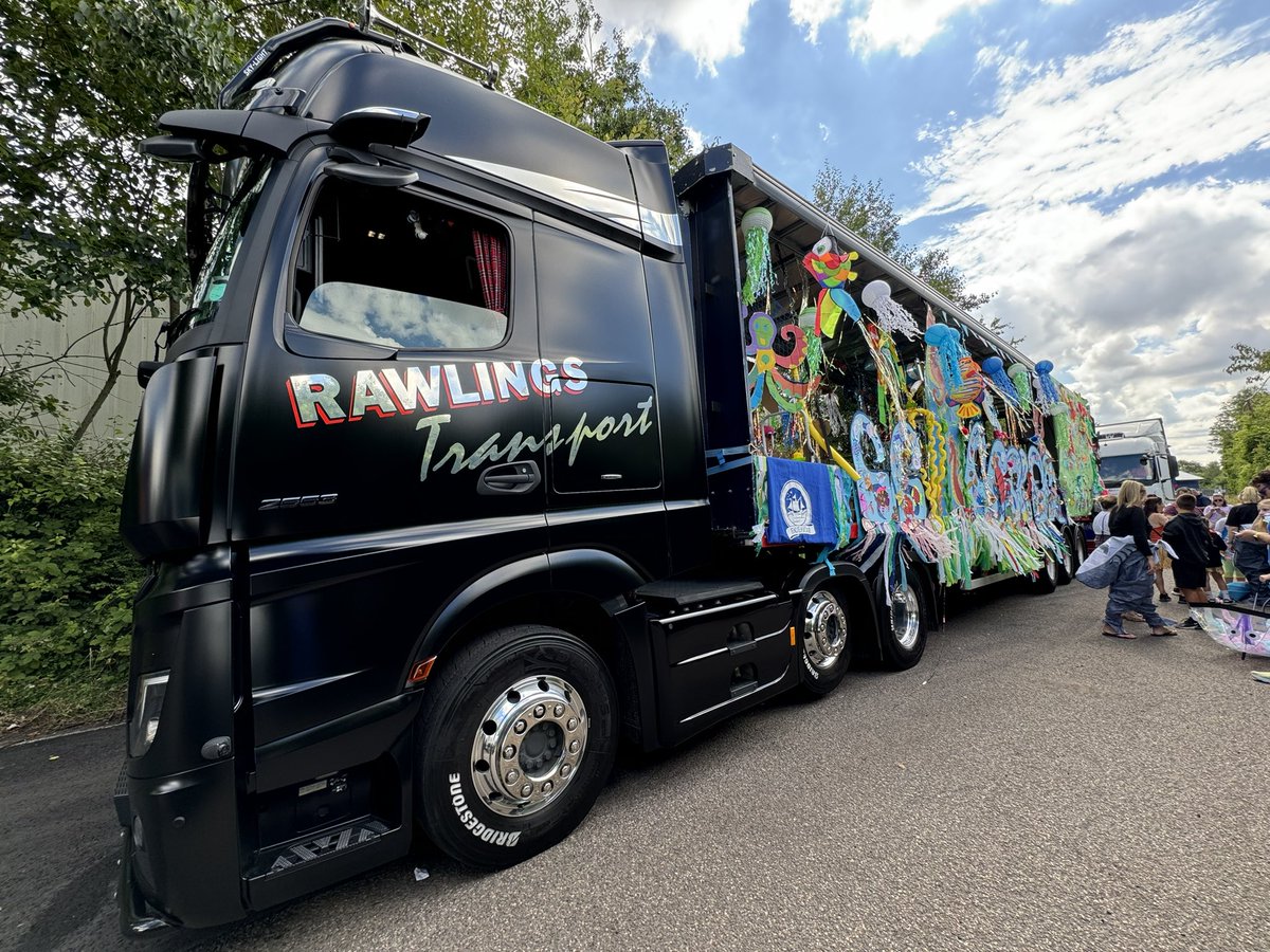 Endeavour3672's tweet photo. Andover Carnival was so much fun https://t.co/94v8jpCO3n