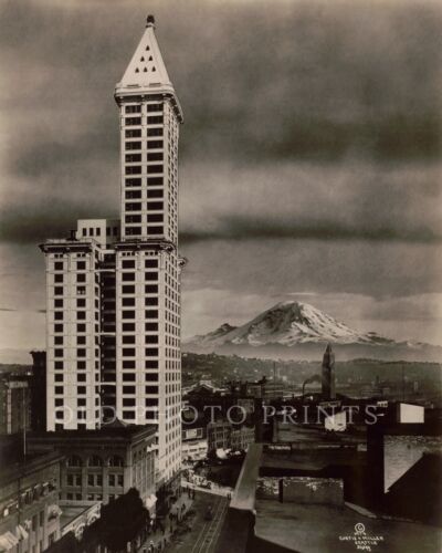 MKhonsuk's tweet photo. Smith Tower Mt. Rainier Photograph Pioneer Building Seattle WA 1914 8X10 Print #SmithTower #Seattle #Washington #OldPhoto #Prints
https://t.co/WcBQcPZDZo https://t.co/4JcQ7xUnFT