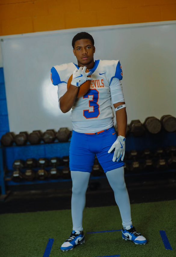 Summer Conditioning Over!
Weight Lifting Maxes:
Squat: 365
Bench: 225
Hang Clean: 205
Deadlift: 390
400 lb. club on the way
AGTG
#classof26 
#runningback 
#outsidelinebacker
#juniorszn