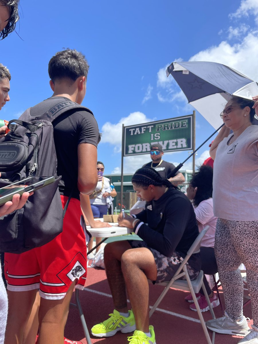 Out in Taft for Andrew Body’s The Chosen 1 Flight Academy. Today the Miller grad and Alabama State QB hosted players up to 8th grade. Tomorrow will be the camp for high school athletes. <a href="/CallerSports/">Caller Sports</a> <a href="/ANDREWBODY_/">ꁲꁹꂟꋪ𝟏ꁴꁴ꒒ꏹ</a> <a href="/JoeRiojas11/">Joe Riojas</a> <a href="/Jerryhump3/">Jerry Humphrey III</a>
