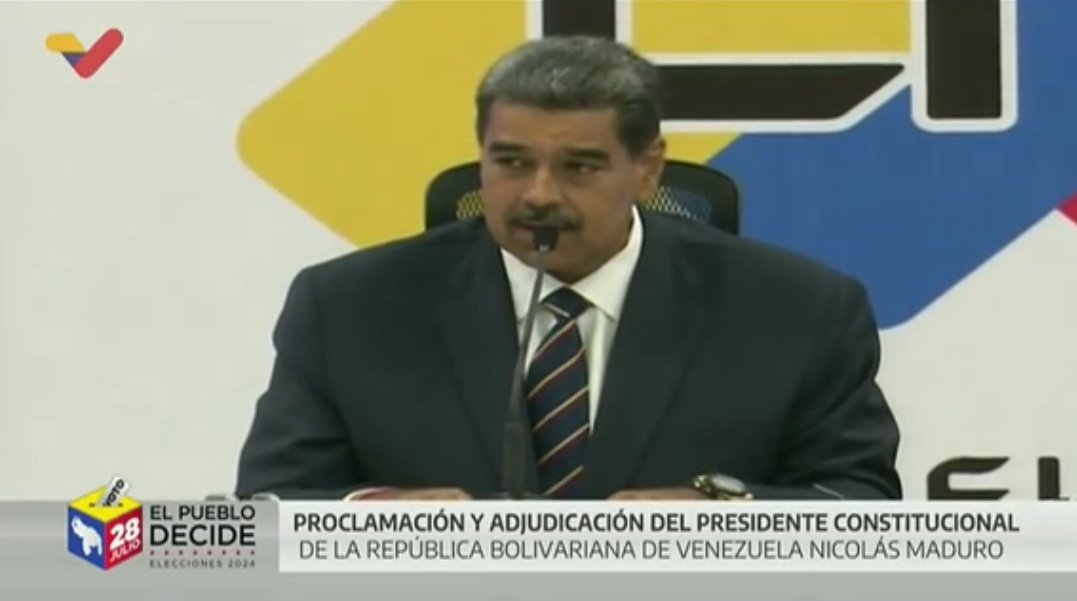 #EnVivo|| El  Pdte. <a href="/NicolasMaduro/">Nicolás Maduro</a> dijoque  "Venezuela ayer dió la batalla definitiva contra el fascismo, y le ganamos al fascismo y al odio. Hoy tendrán que respetar la Ley y la Constitución"
#GanóLaPazYLaEsperanza