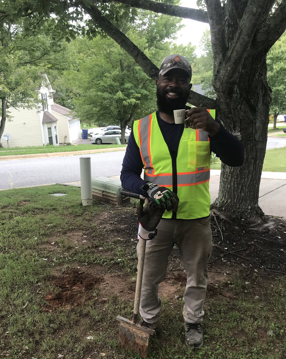AT&amp;T Buried Wire team sorting the exposed drop cable and tasting Arabic coffee.