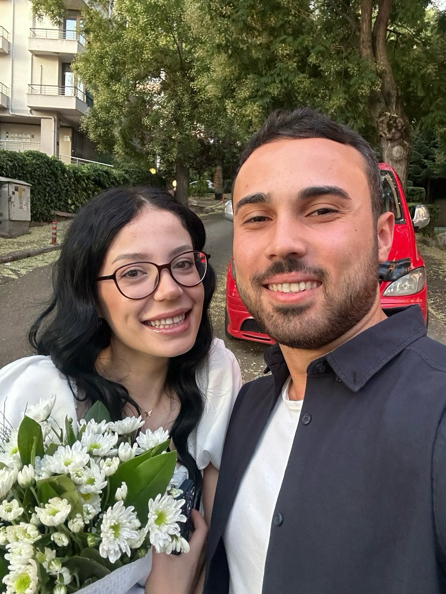 Baharım senin gözlerinle aydınlanıp güzelleşir