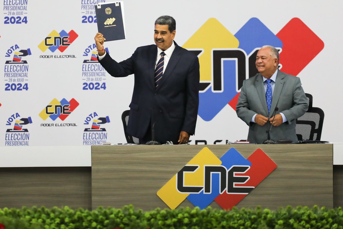 ViceVenezuela's tweet photo. #EnFotos | Así fue el Acto de Proclamación de @NicolasMaduro como presidente electo de la República Bolivariana de Venezuela para el período 2025-2031, al obtener el 51,20 % de los votos de acuerdo con los resultados emitidos por el Poder Electoral tras la jornada de este #28Jul https://t.co/rDgYZeerUr