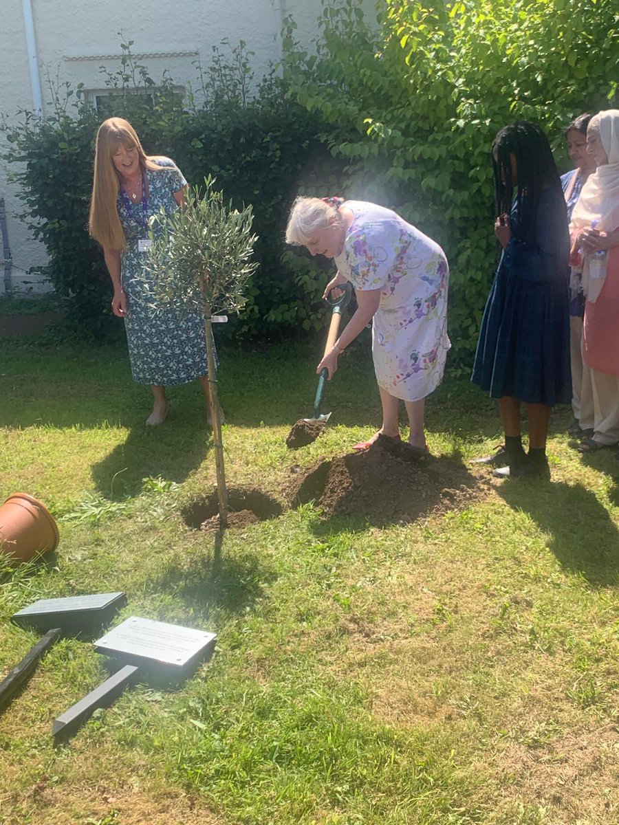 Angela Sandles tweet media