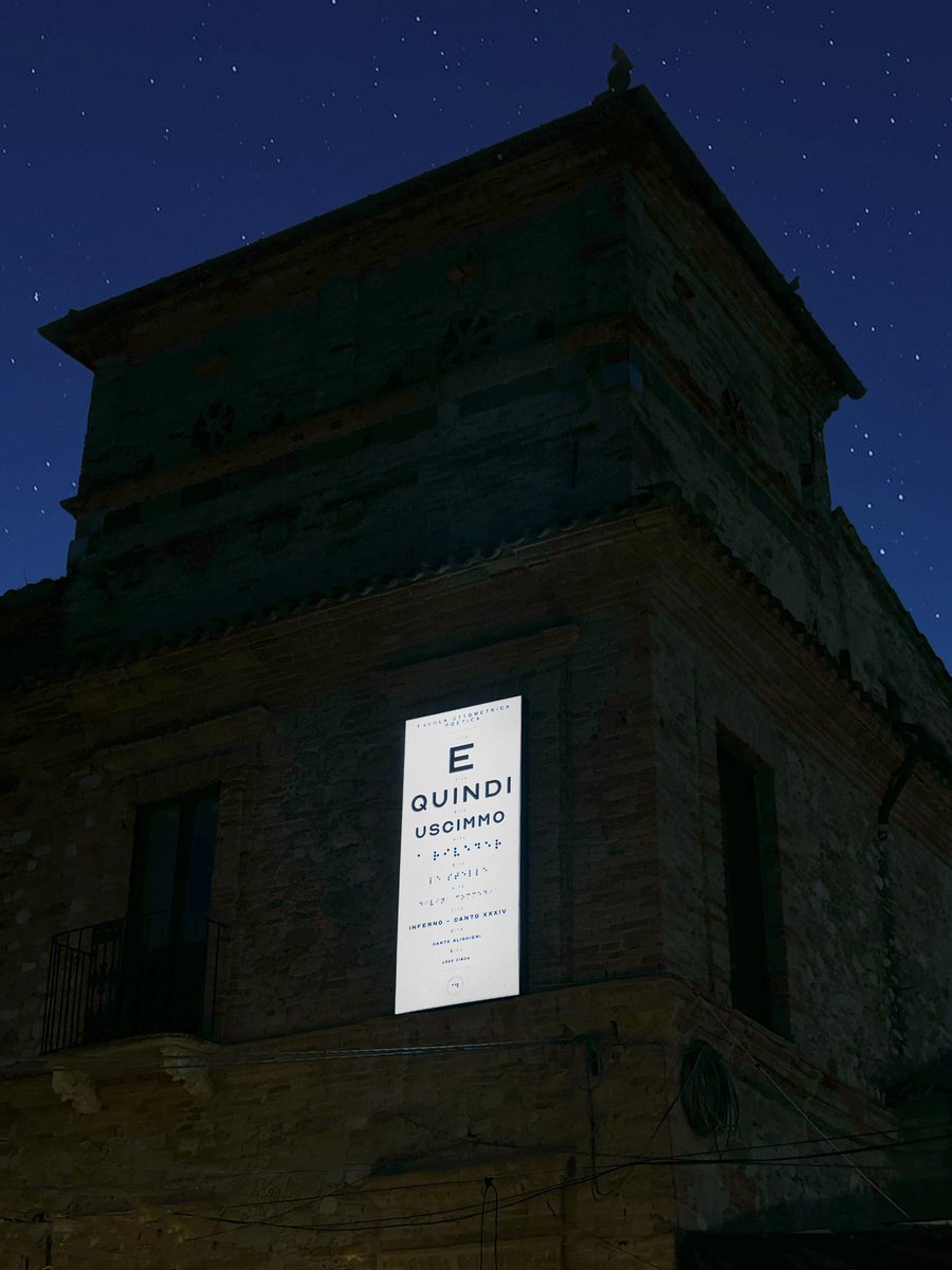 Stars are the perfect frame ✨
-
“ASCESA” / Tavola Ottometrica Poetica
Monumento permanente presso la facciata di Palazzo Moruzzi a Ripattoni (Teramo). Un ringraziamento speciale a Gianni Melozzi e tutta la @pro_loco_ripattoni_aps per aver realizzato questo sogno.