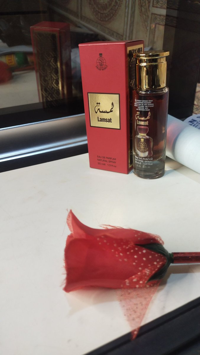 Rian_dperfumer's tweet photo. Come close, let me whisper something into your 👂.
Frame A 13,000.      Frame. B. 3500
Frame B smells exactly like frame A.
You don't have to break the bank to smell nice.
@Rianscents . https://t.co/E5pFlm2tBL