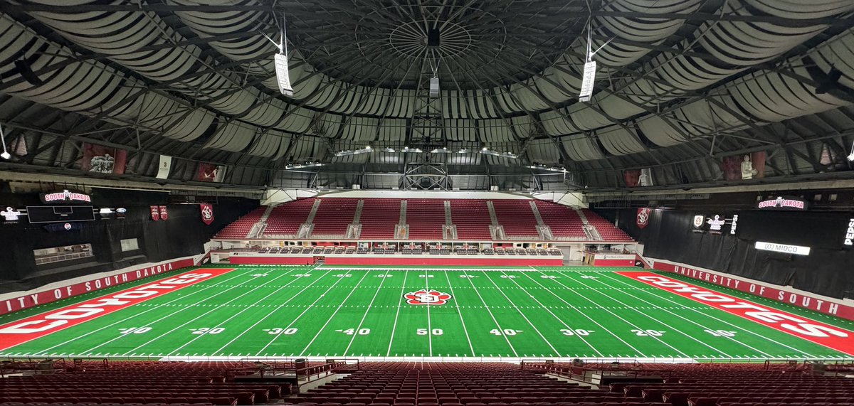 South Dakota Football tweet media