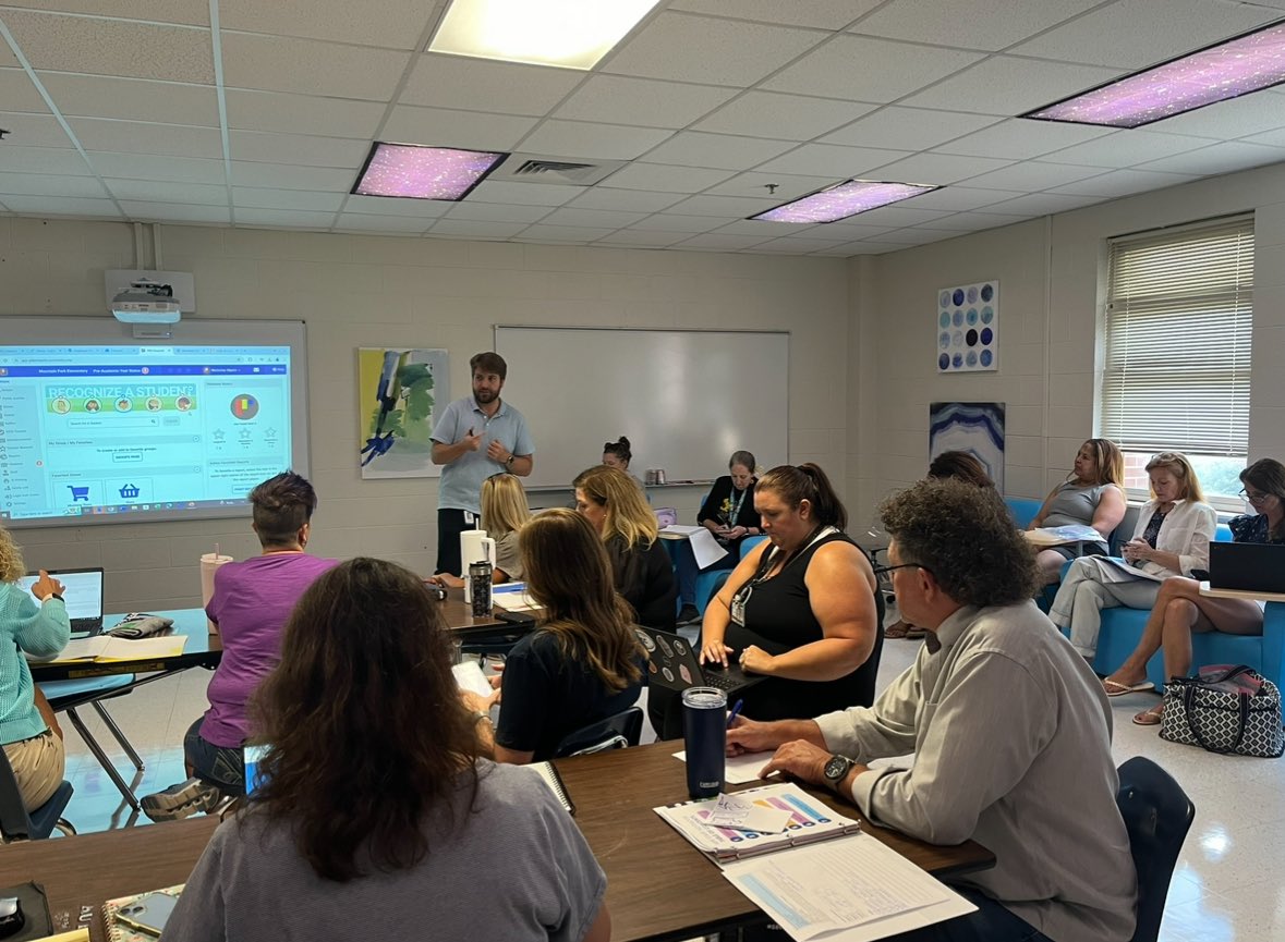 Thank you <a href="/MPE_Principal22/">Ayo Richardson</a> and team for having me at Mountain Park ES this morning. It was a pleasure getting meet and to talk to staff on their first day back about new PBIS initiatives! <a href="/FultonZone5/">Angela Parham</a>