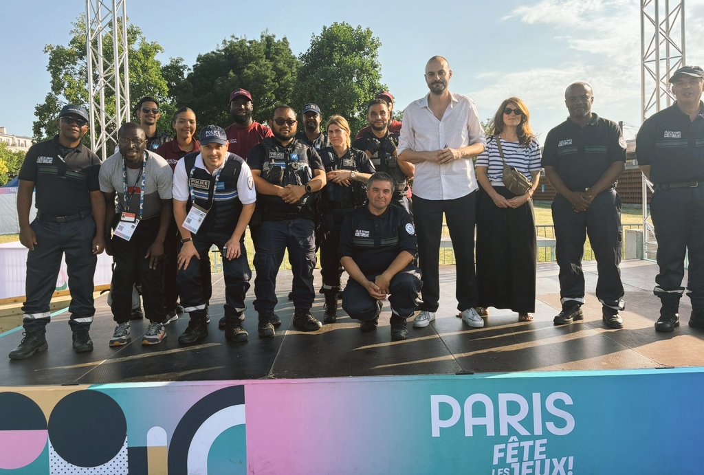 Merci !

Merci à nos policiers municipaux, médiateurs &amp; agents d'accueil des espaces verts.

Avec eux, les Parisiens peuvent partager la fête des Jeux Olympiques, dans nos aires de festivités, aux Jardins d'Éole &amp; Léon Serpollet, en toute tranquillité.

On s'y retrouve ?
#Paris18