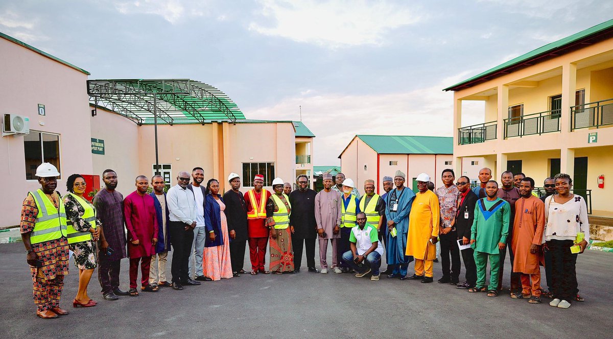 Official_RMRDC's tweet photo. He assured his host that IITA would be willing to partner with the Council to scale up the Centre and reposition it to respond to emerging global realities.
#RMRDC
#IITA
#technology
#innovation
#science
#rawmaterials
#partnerships https://t.co/ac4BqLW66o