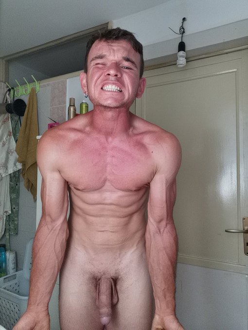 Guarda che bel sorriso che ho 😁❤️ https://t.co/kudQDJtFlf