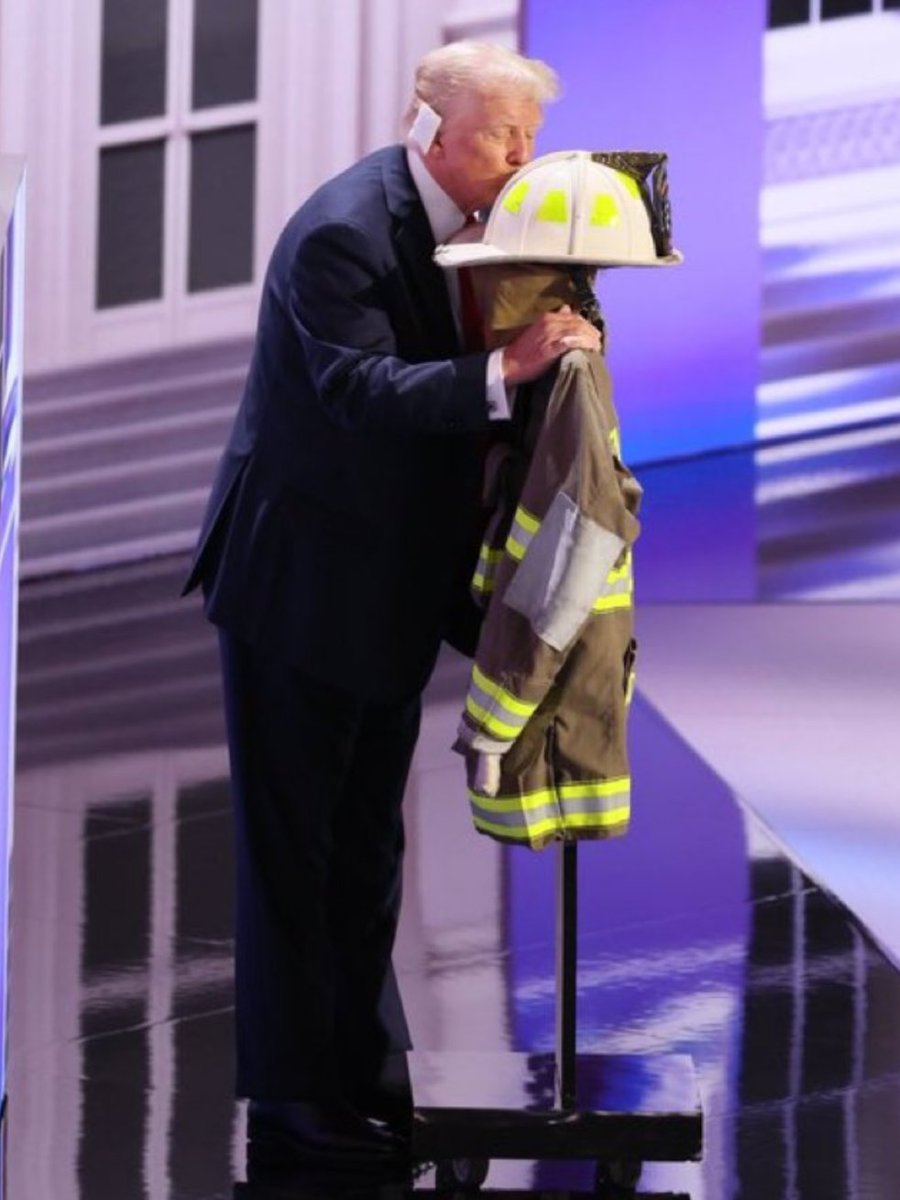 The Lincoln Project tweet media