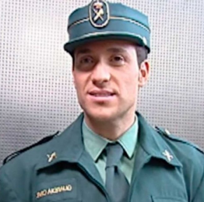 Lucaagostini222's tweet photo. El primero parece q te puede salvar la vida, pero es todo fachada. Es el soldado patoso

El segundo directamente te robaría ( aparte de q parece sacado de una película de Torrente)

#ElDiarioDeJorge
#APOYOROCÍO29JL

#SVAllStarsFinal https://t.co/rT9LJ8I5t0