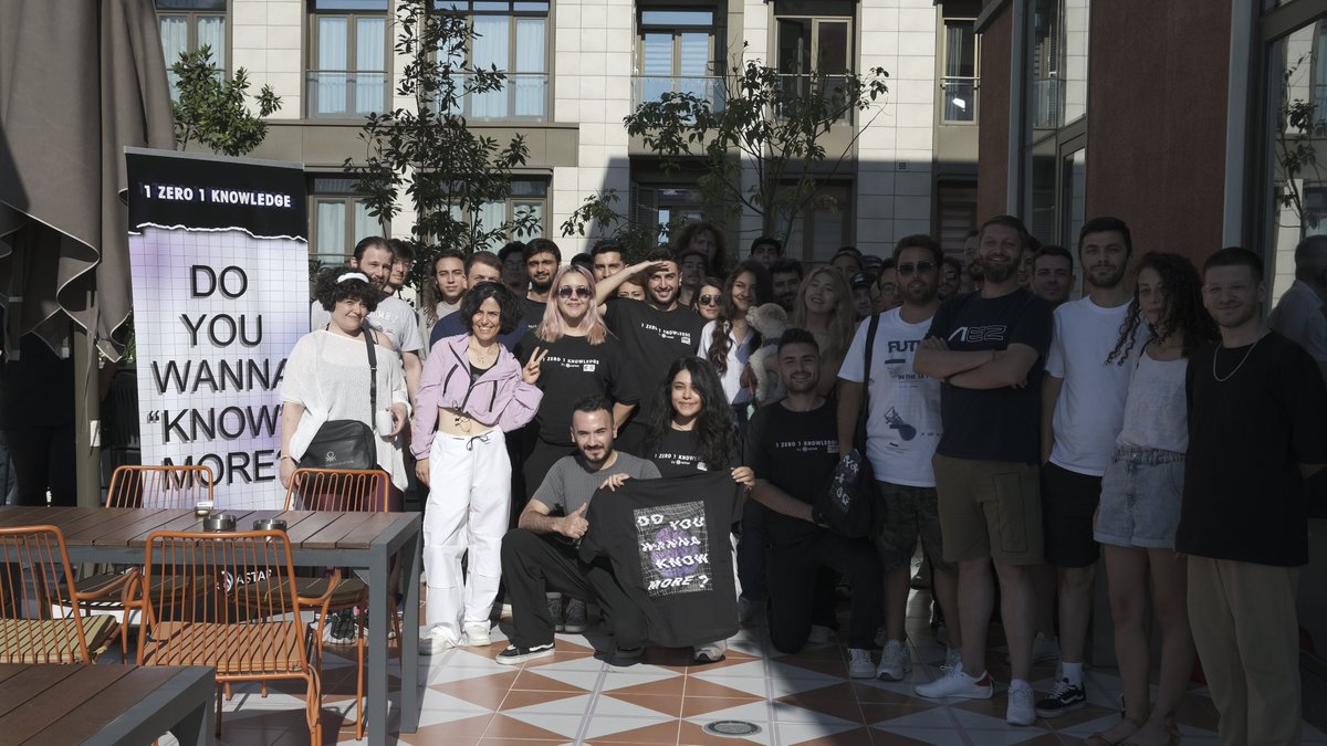 cemefti's tweet photo. İzmir'in ateşi @izmirblockchain'imizin İstanbul'da ilk etkinlik deneyimi. Katılımcılarımız sayesinde #1zero1knowledge muazzam bir etkinlikti, ayaklarınıza sağlık iyi ki geldiniz! 🥳

Ekibe, konuşmacılara, Şahine ablaya, partnerlerimize ve destek veren herkese teşekkür ederim. 🫶 https://t.co/T6vMzBa9lB