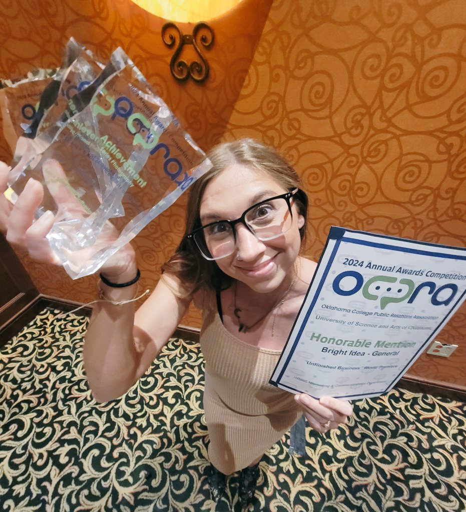 taaayy3's tweet photo. Life update: 
A couple weeks ago I closed out my time at my previous job with a great time at the OCPRA conference! I am now moving to full-time with my photography, design &amp; marketing consulting- &amp; lucky enough to be part-time at KBLP Live &amp; Radio again 📸📽 bring on the fun! https://t.co/0XTvVFv0xO